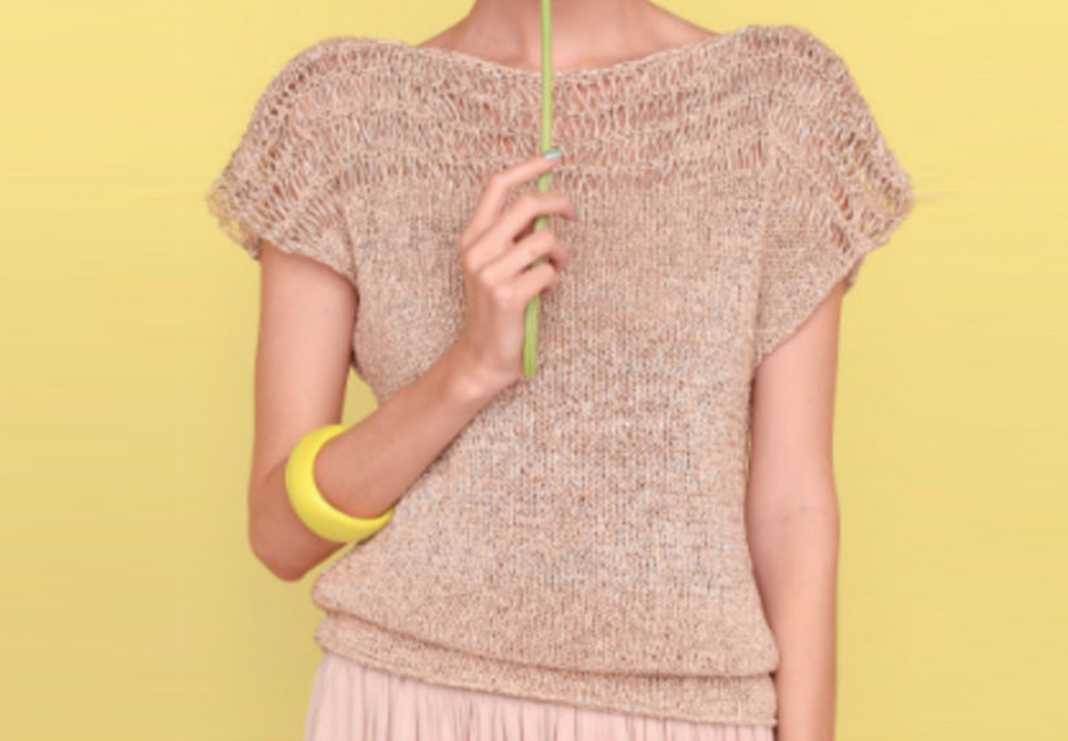 Tricot : tous nos pulls et gilets tendance Femme Actuelle pull noir gros tissage brillant femme