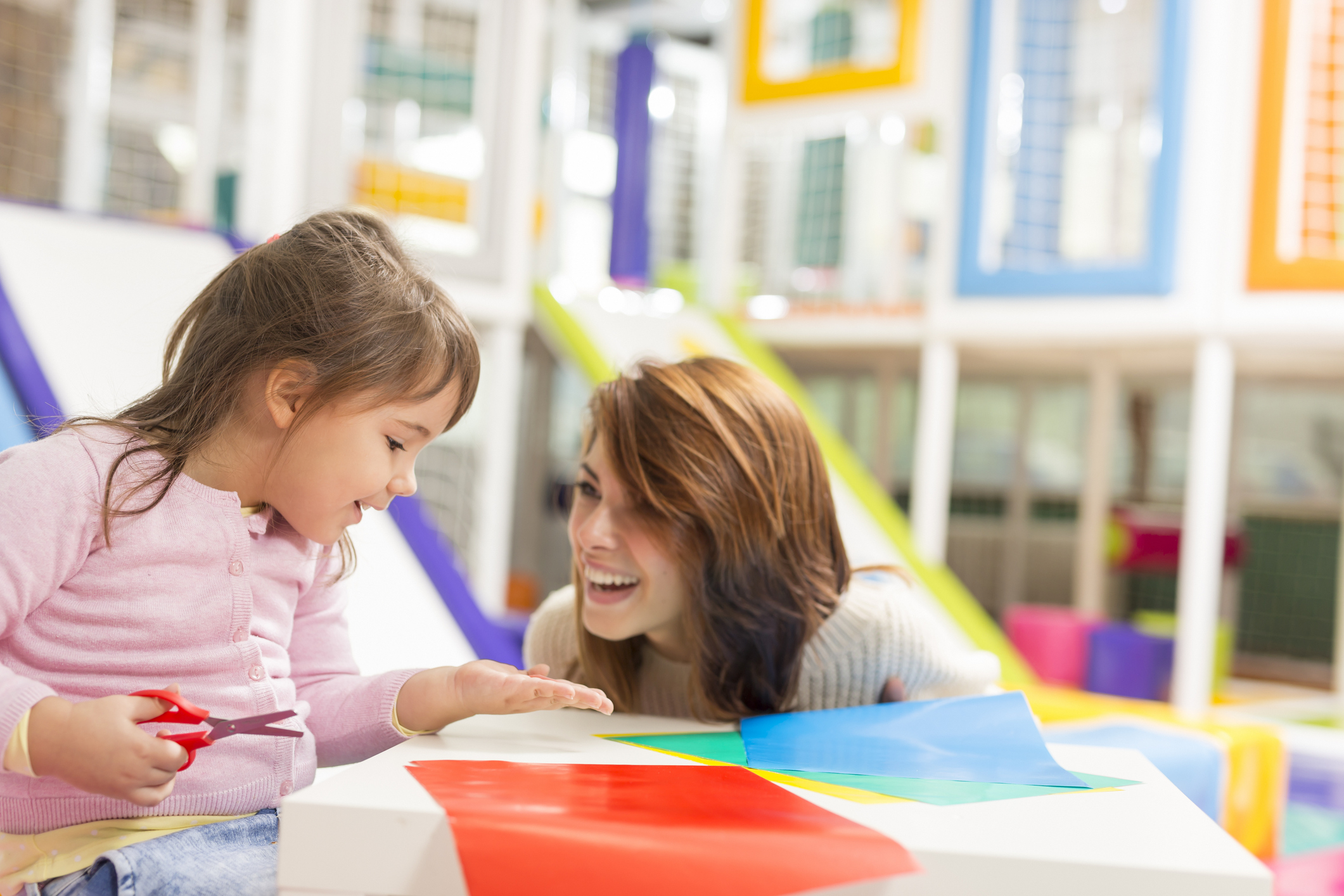 Activité Montessori bébé : Des idées pour les moins de 2 ans – GRAFFITI