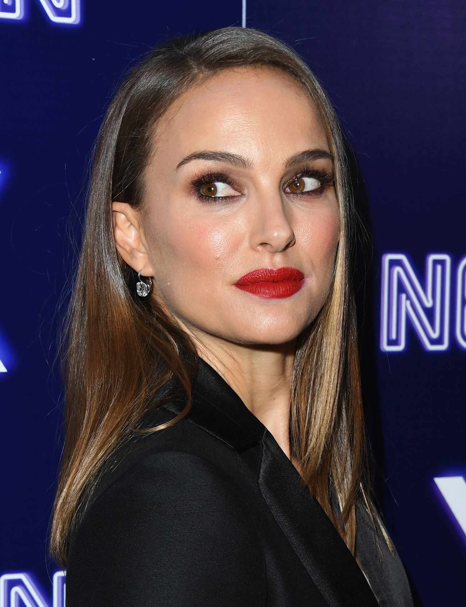 Natalie Portman Cheveux Longs Photo De Natalie Portman Mars Attacks natalie-portman-cheveux-longs-photo-de-natalie-portman-mars-attacks