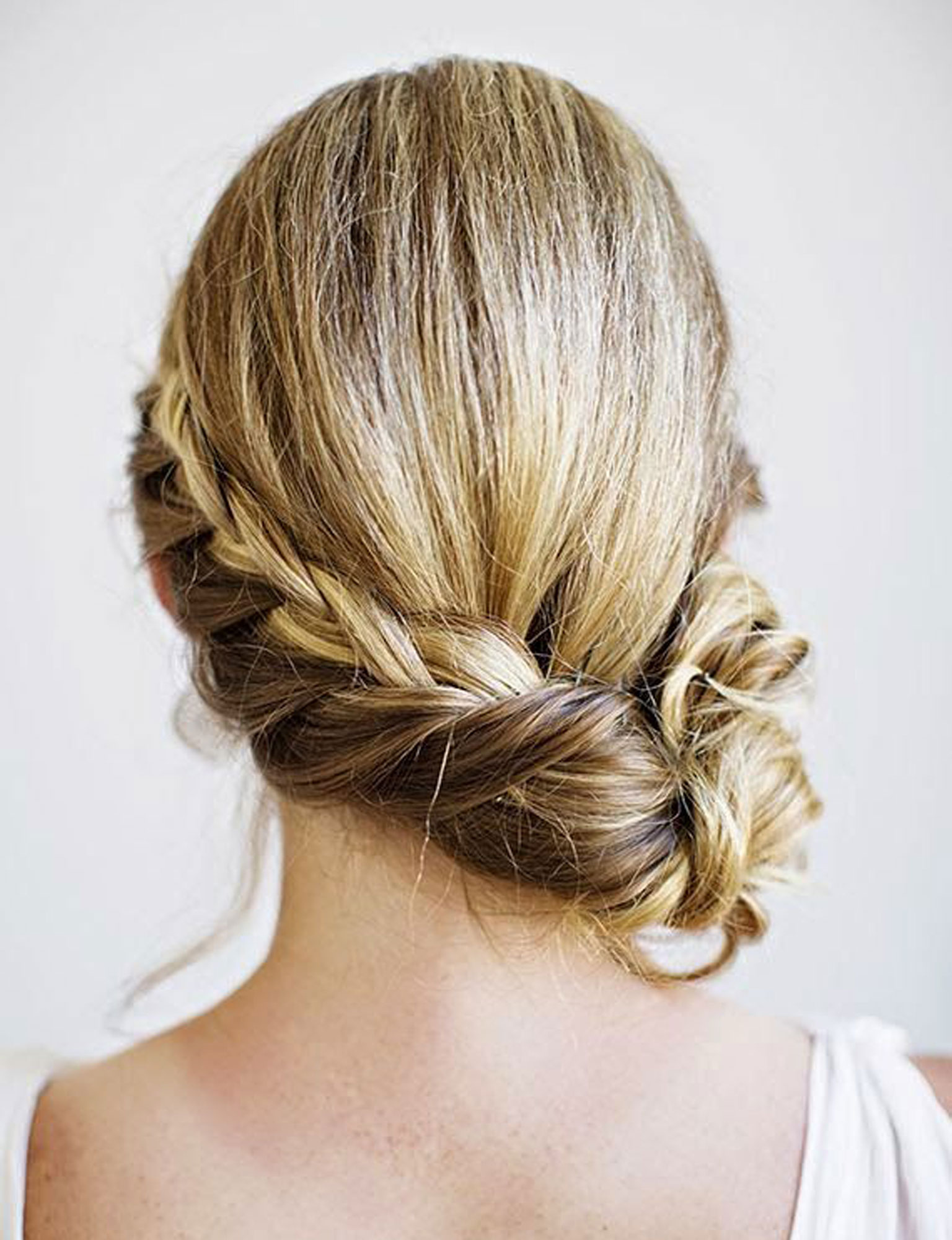 Chignon Flou Cheveux Mi Long 25 chignons express pour tous les jours - Femme Actuelle