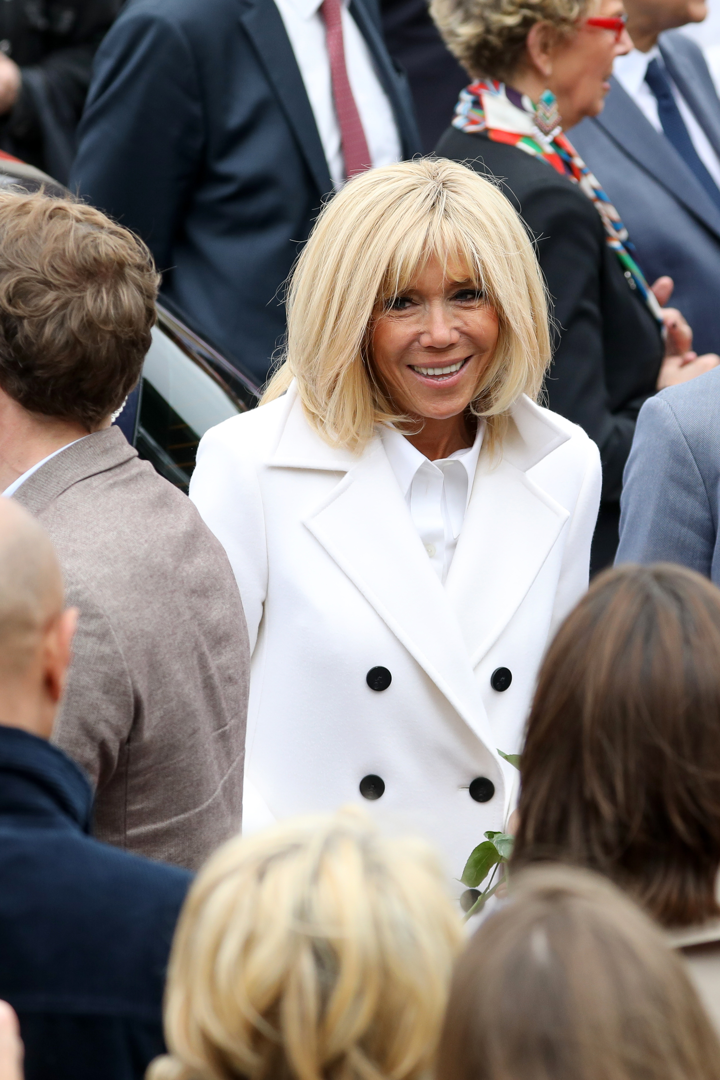 PHOTOS – Brigitte Macron ultra chic : découvrez le prix de son