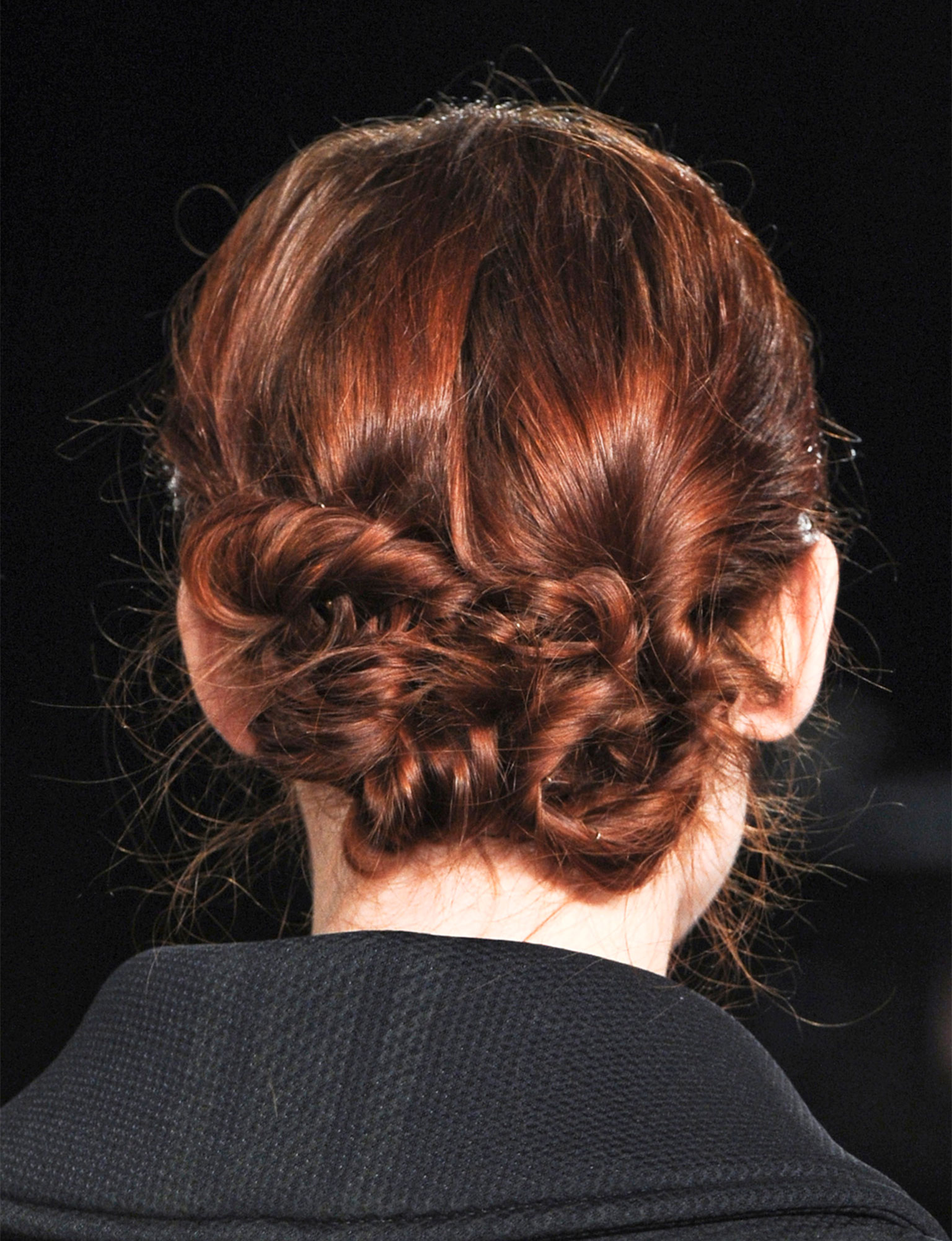 Chignon Coiffé Décoiffé Avec Frange Coiffures de fêtes: nos 20 idées de chignons tendance - Femme Actuelle