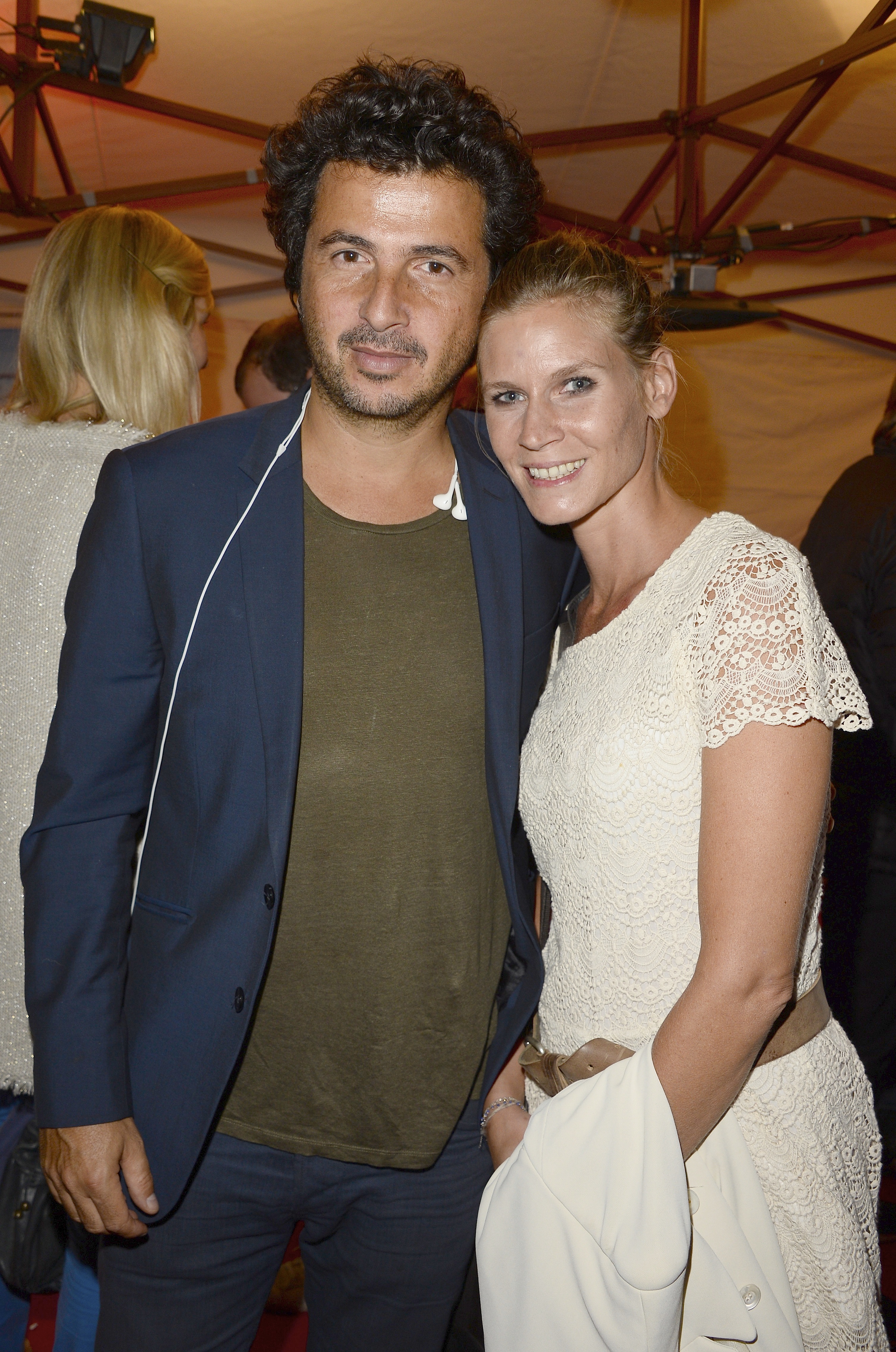 Compagne Enceinte Tony Carreira Et Sa Nouvelle Compagne Photos - David Marouani (de David et Jonathan) pose avec sa nouvelle  compagne enceinte - Femme Actuelle