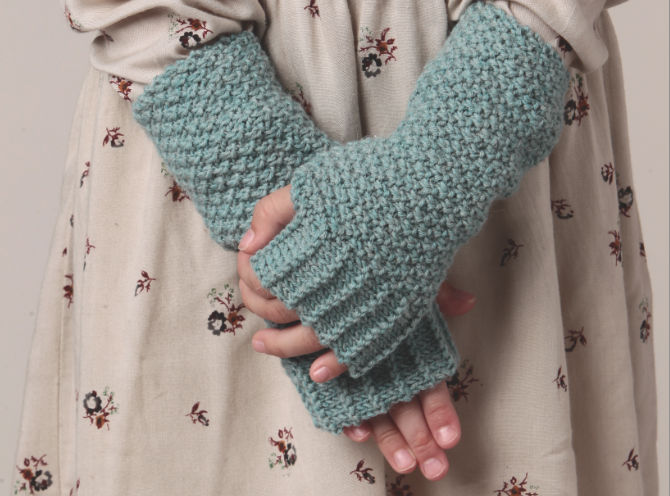Modele tricot du patron moufles enfant écru en laine tricotées main