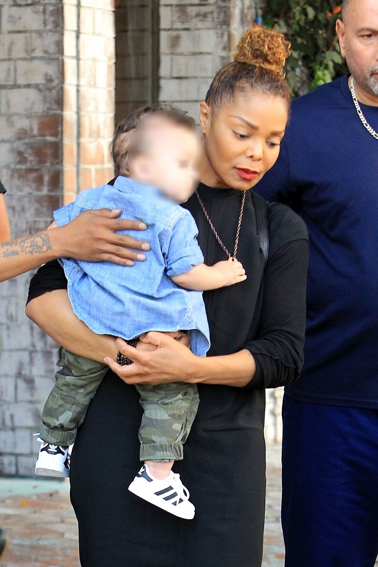 PHOTOS – Janet Jackson de sortie avec son fils Eissa, le bout de chou est  craquant - Gala