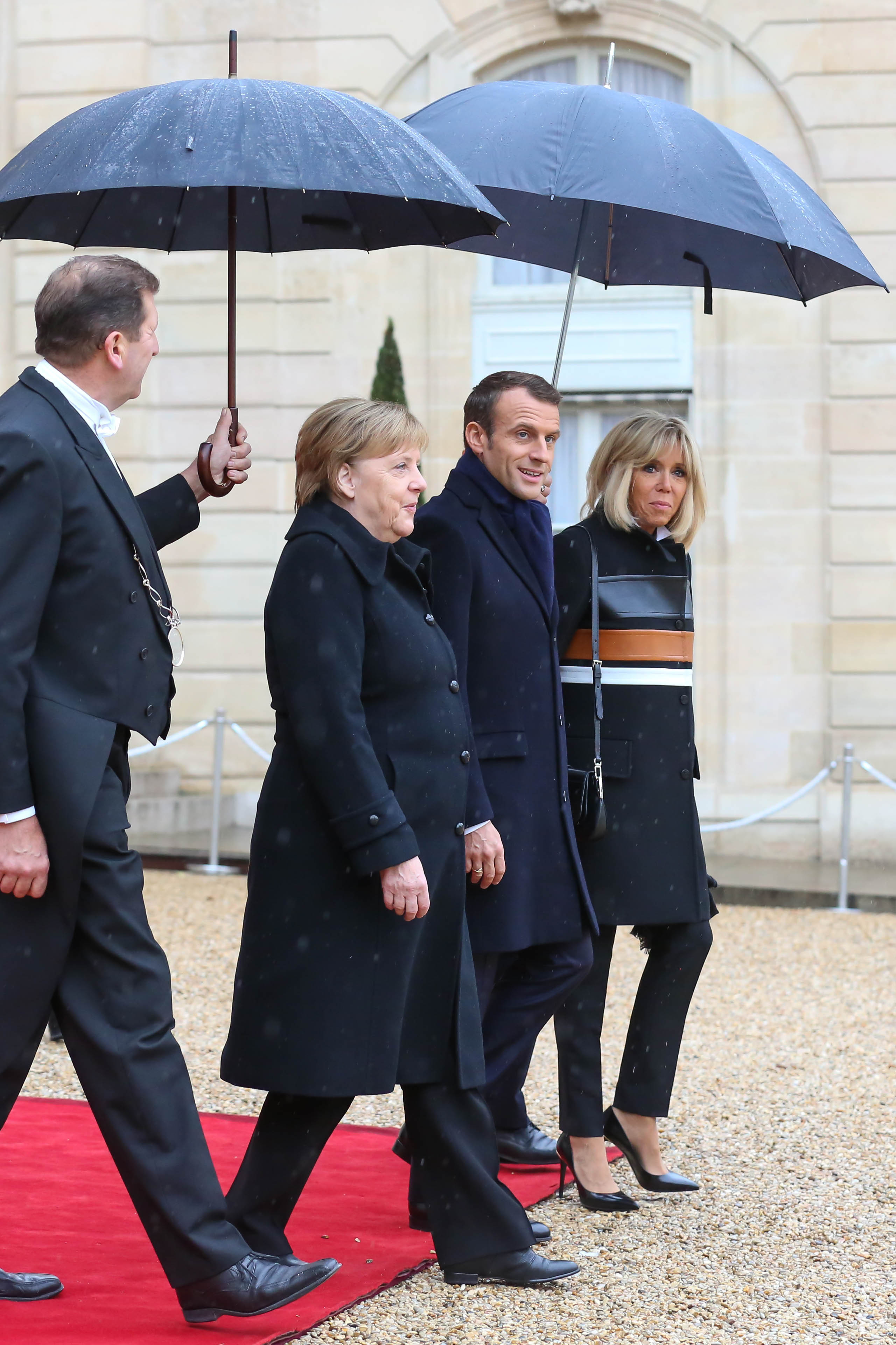 PHOTOS. Quand Brigitte Macron recycle son manteau Louis Vuitton