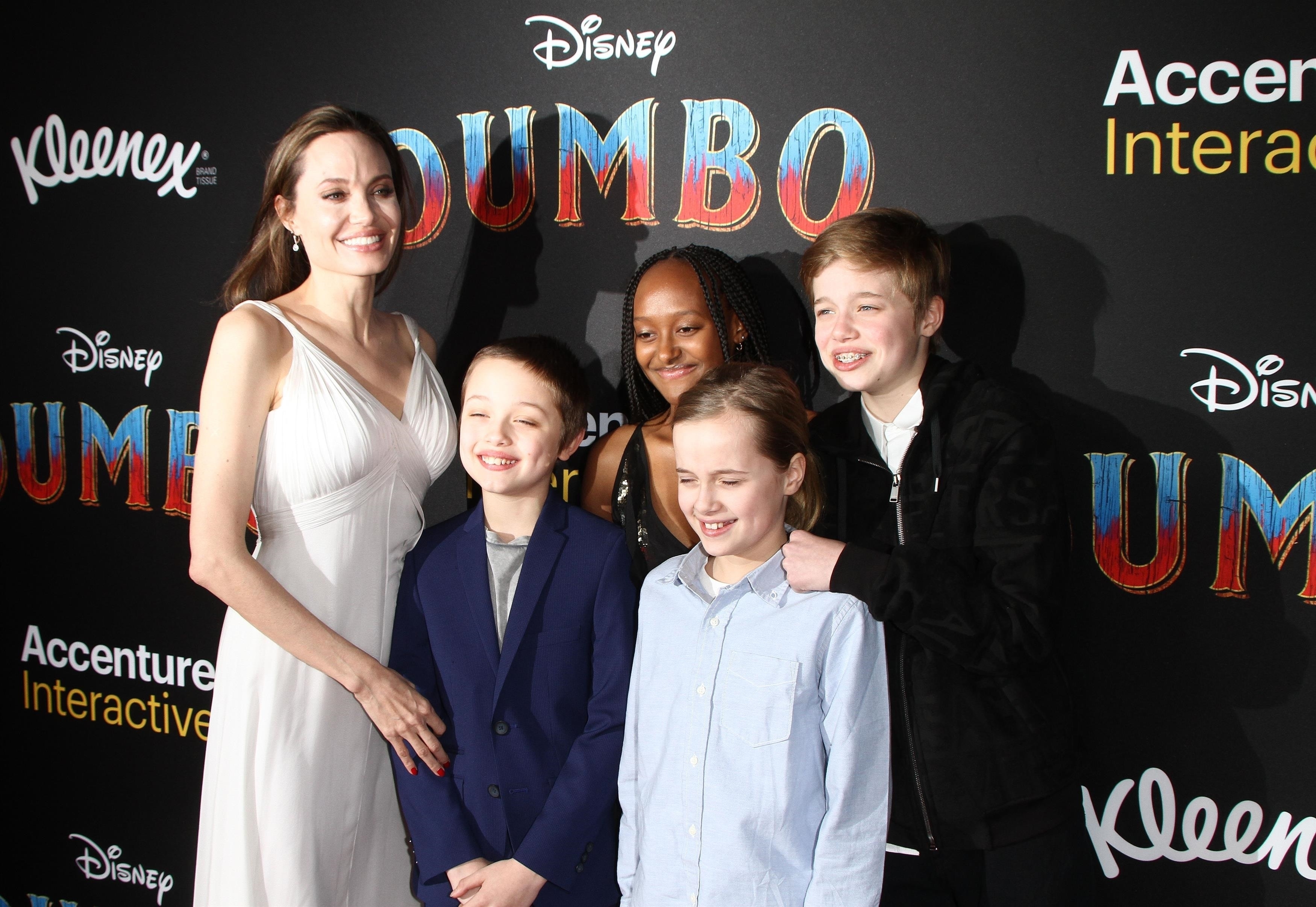 Shiloh Jolie Pitt Frères Et Sœurs