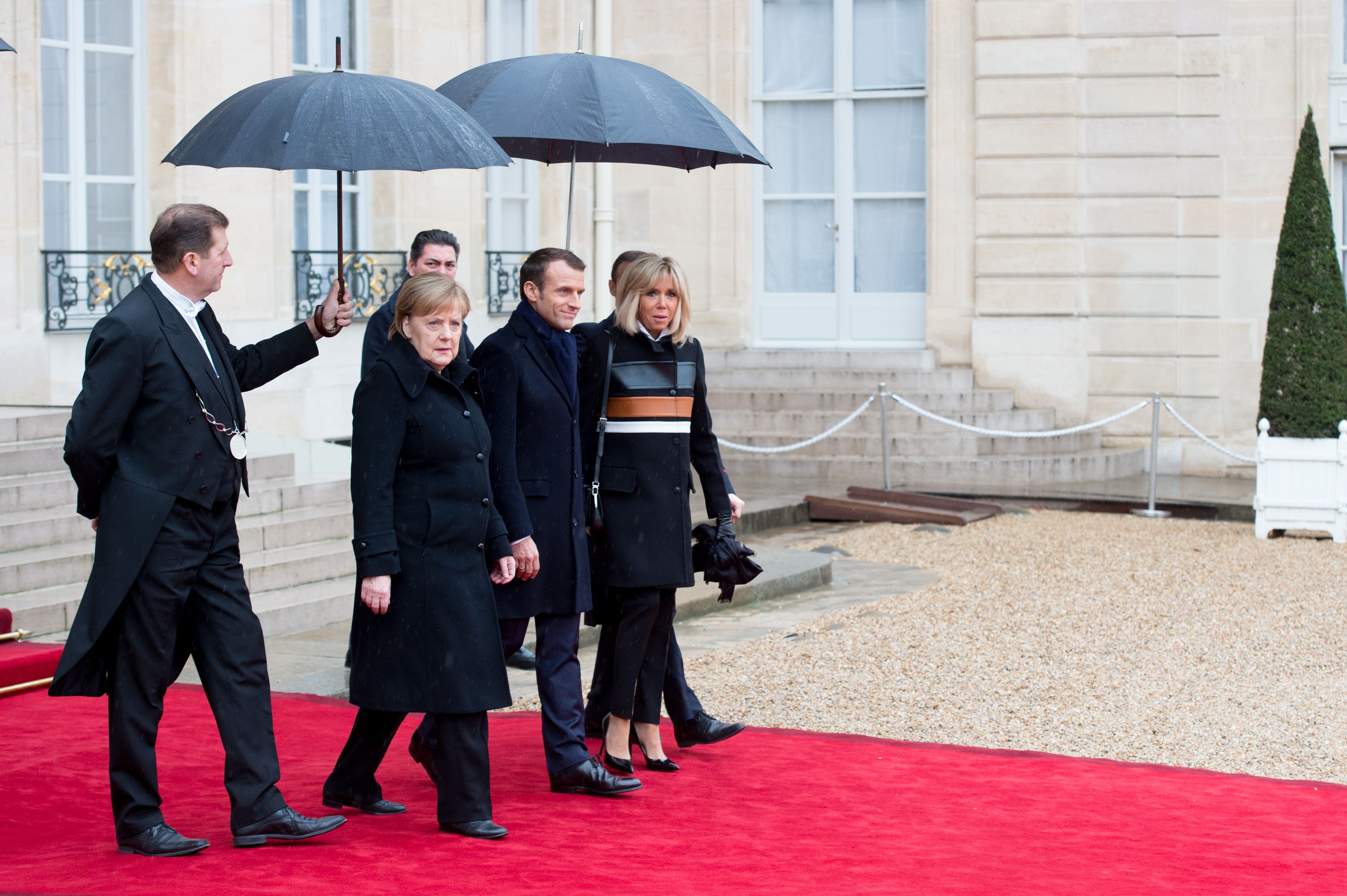 PHOTOS. Quand Brigitte Macron recycle son manteau Louis Vuitton