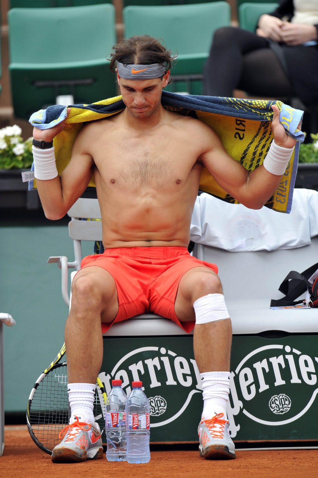 Roland-Garros : Nadal tombe le t-shirt, joies et visages crispés des  joueurs - Télé Loisirs