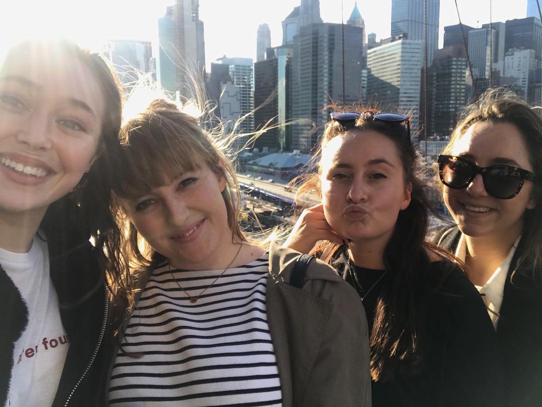 Alycia Debnam carey Et Sa Copine Qui est Alycia Debnam-Carey, Alicia dans Fear The Walking Dead ? - Télé  Loisirs