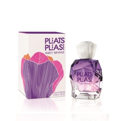 Pleats Please se réenchante chez Issey Miyake