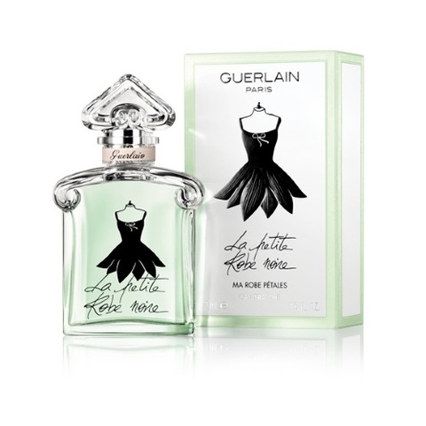 La petite Robe Noire s'offre une tenue printanière
