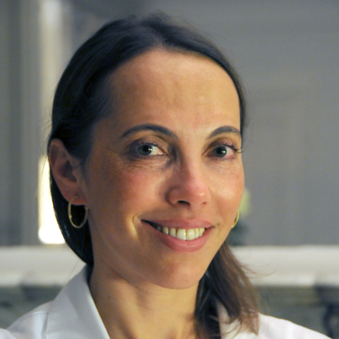 Dr Elena Romanova, médecin esthétique à Paris
