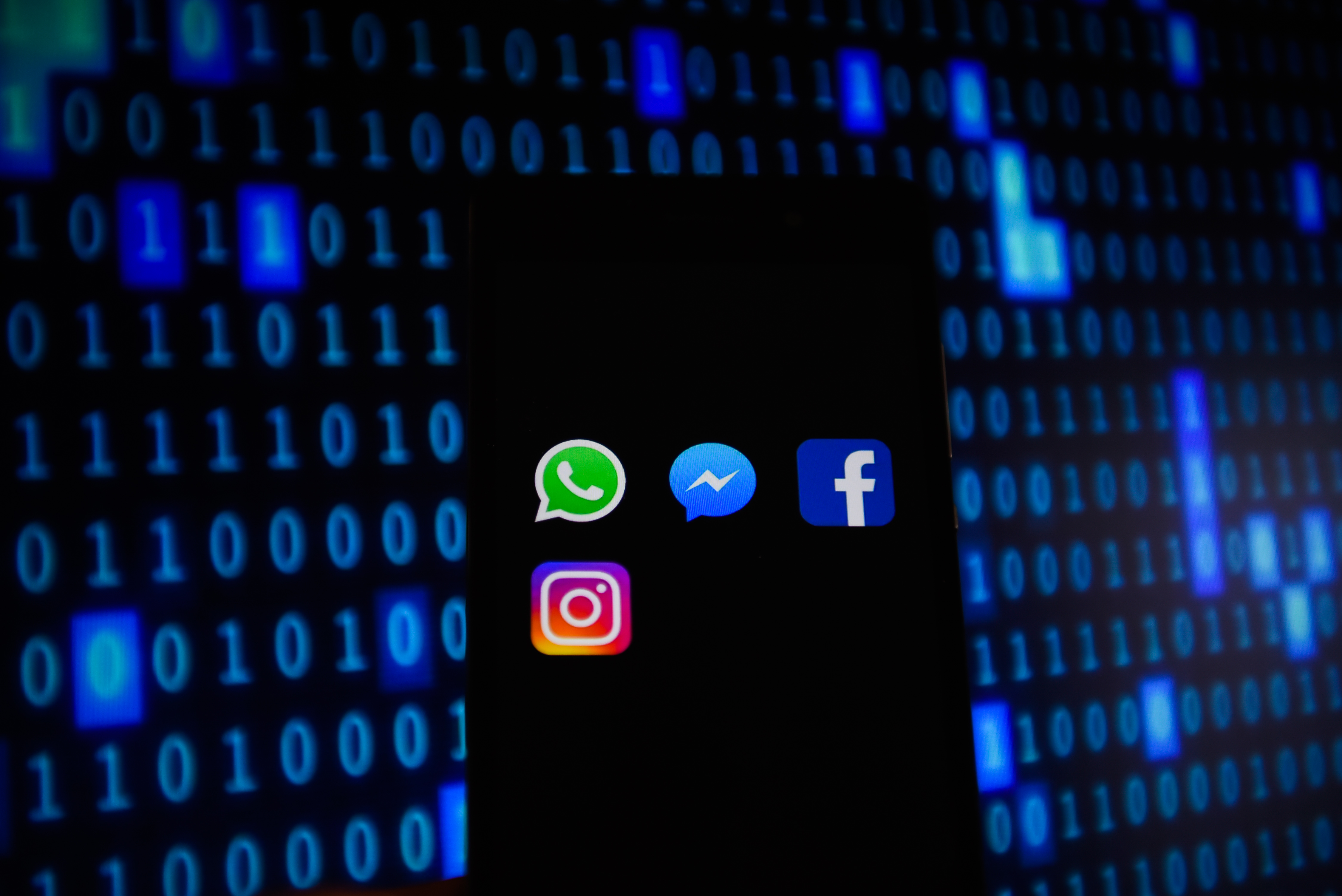 Facebook envisage d’interconnecter les messages entre Instagram, Messenger et WhatsApp