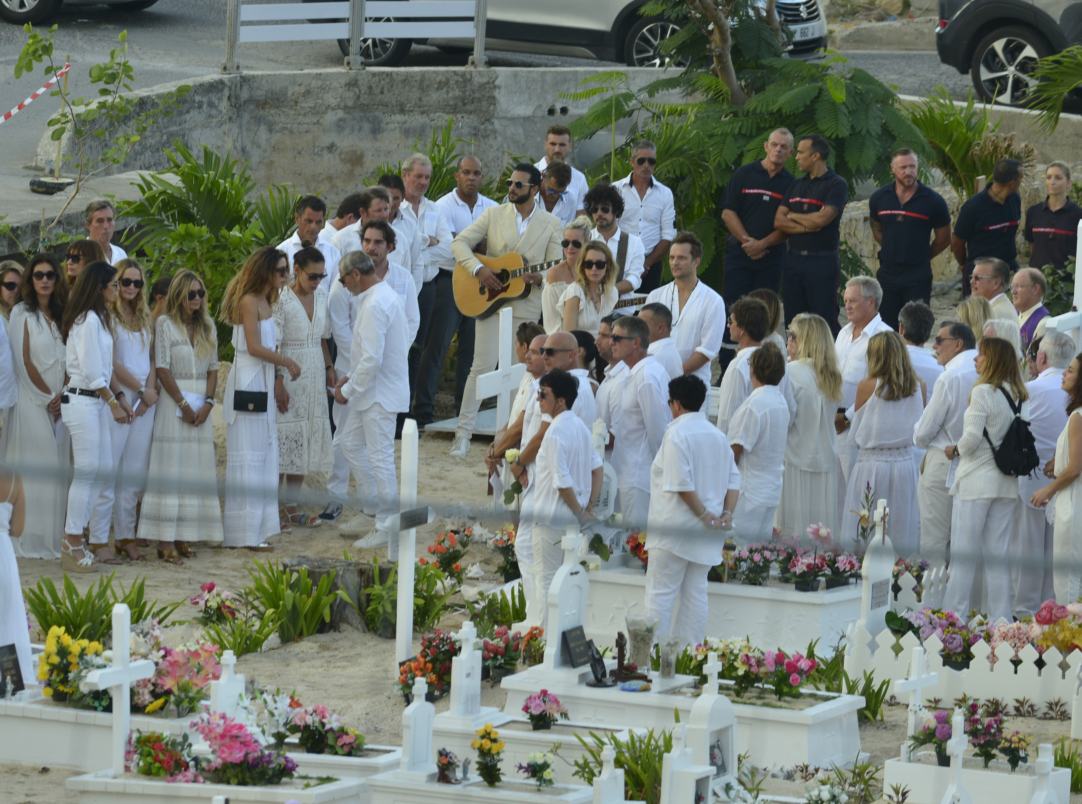 Obseques De Johnny Hallyday Les 1e Photos De Laeticia David Gala