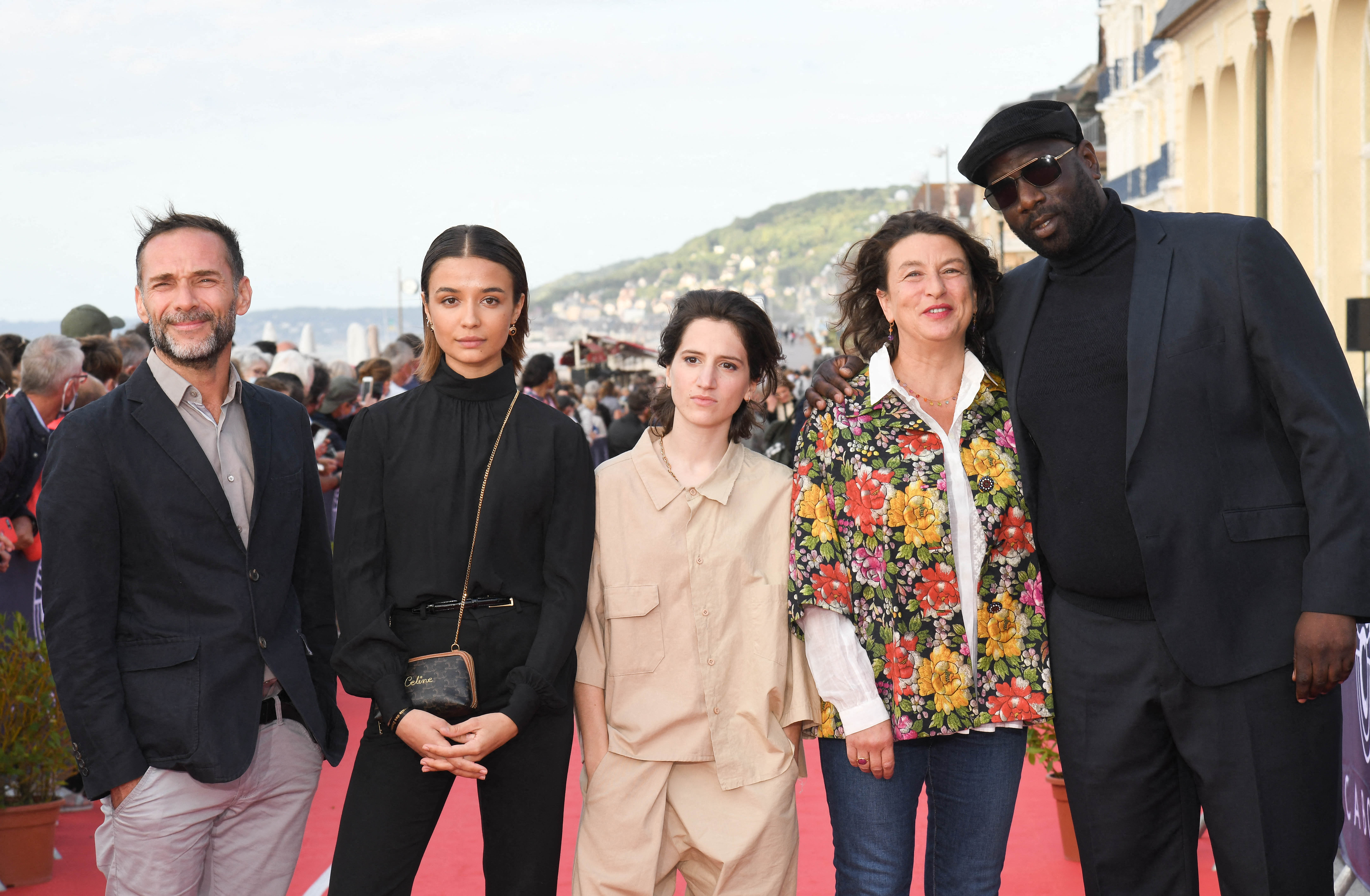 PHOTOS - Carmen, la fille de Mathieu Kassovitz, enflamme le festival de  Cabourg - Gala