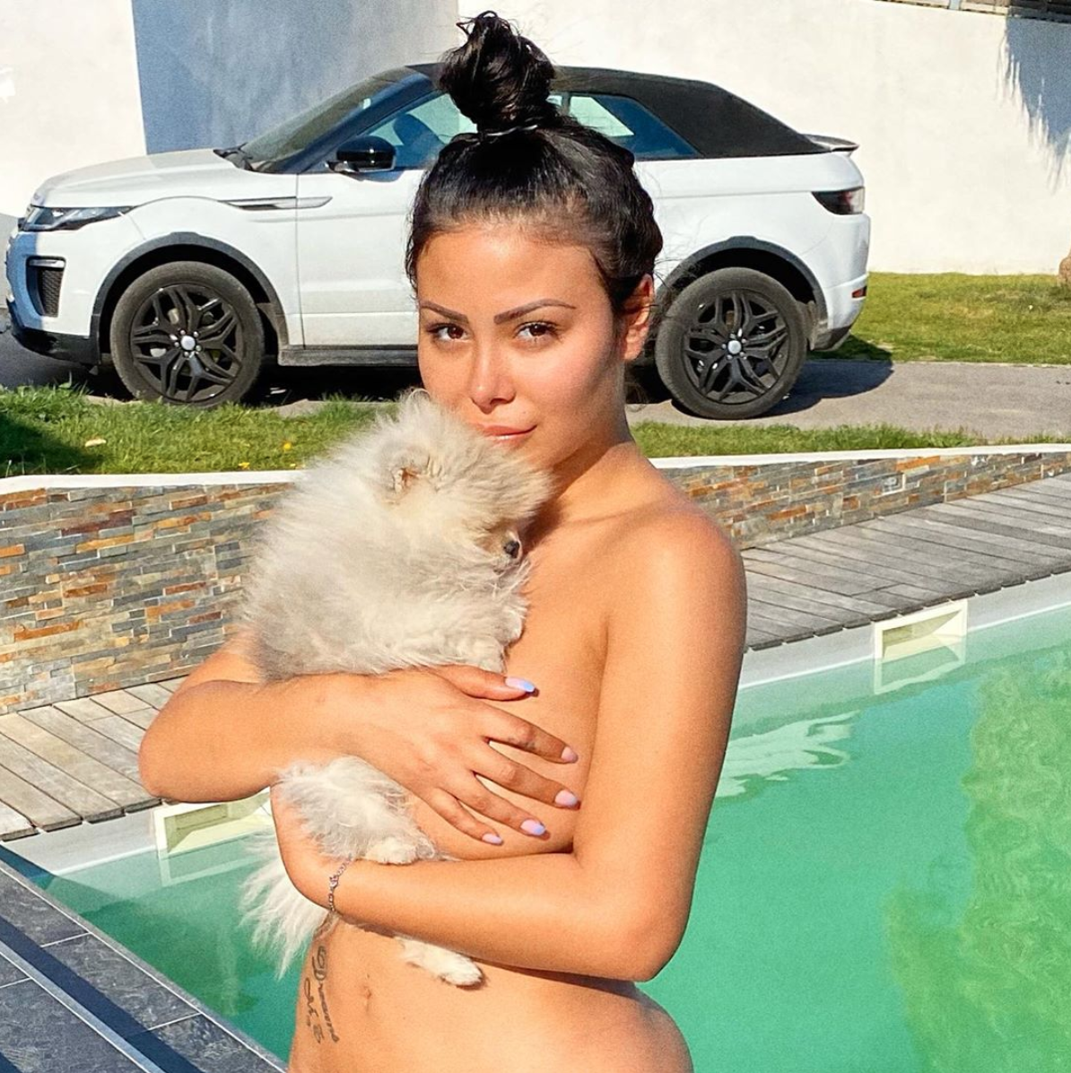 Son chien Hermes, ses photos sexy, Les Marseillais...Le best-of Instagram  de Maeva Ghennam - Télé Loisirs