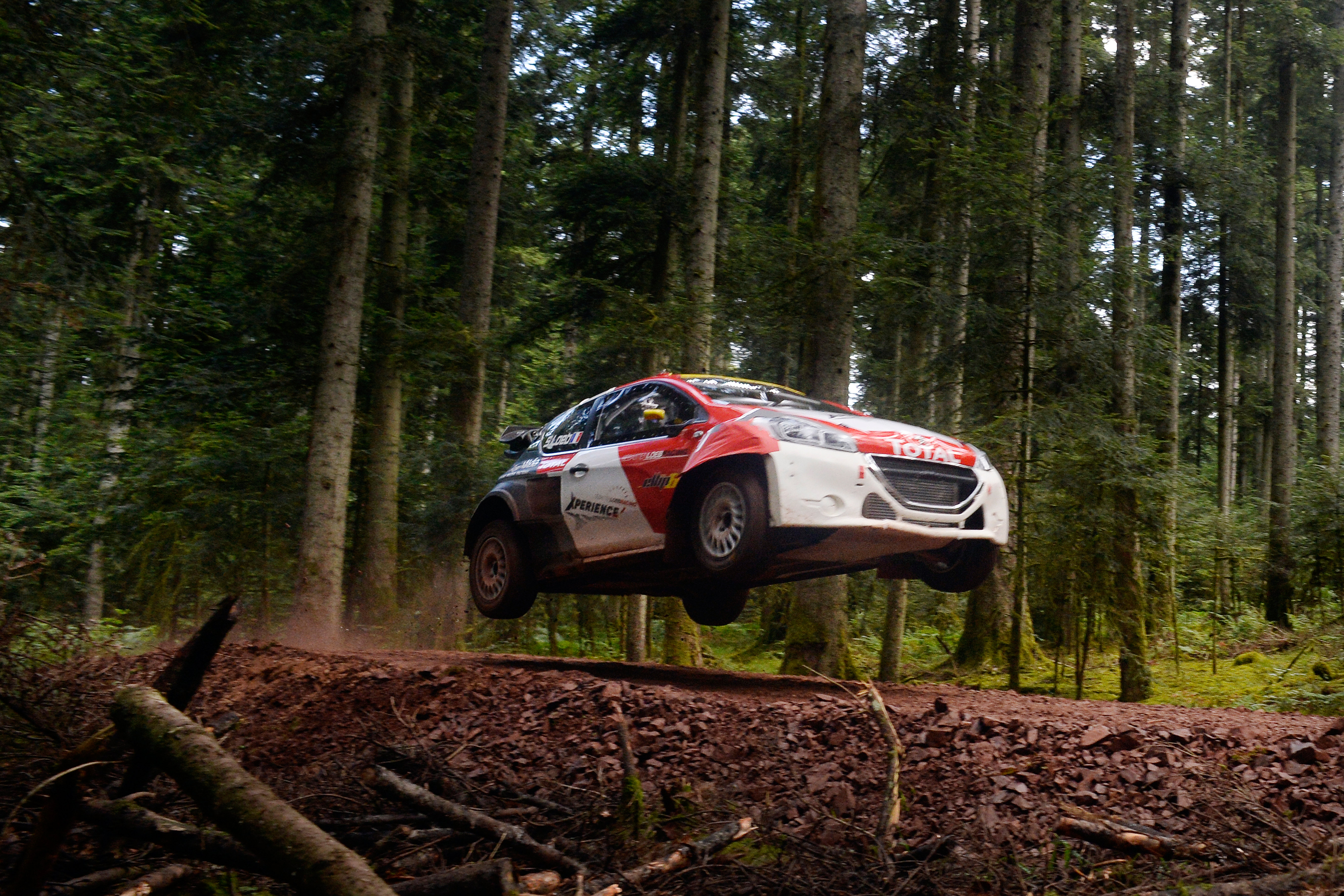 Sébastien Loeb Racing Xperience (pavillon 360°) · avril 2018 - Page 6 E863b530-6734-4012-84ff-fc508324c2c7